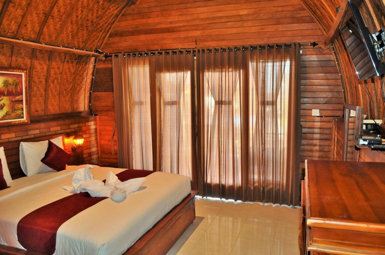 Surya Chandra Beach Bungalow Batununggul Exterior photo